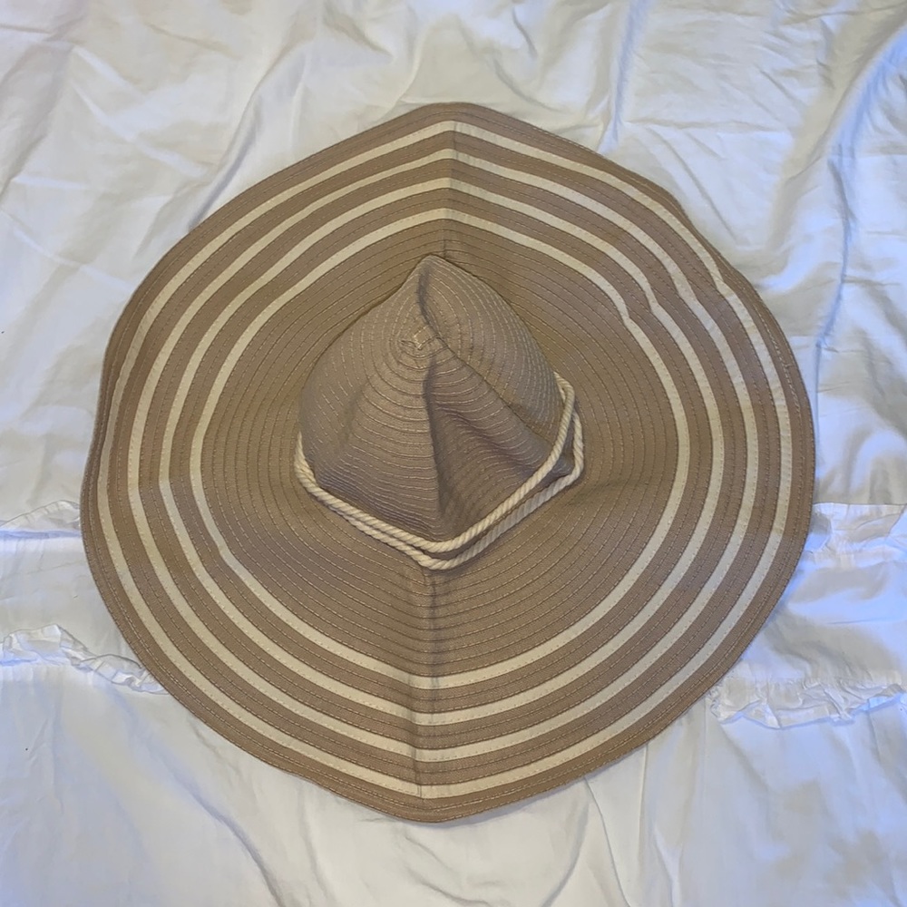 NWOT Calvin Klein Sunhat